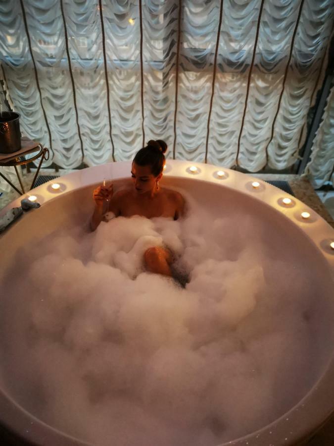 President Jacuzzi Apartment ไคลเพดา ภายนอก รูปภาพ